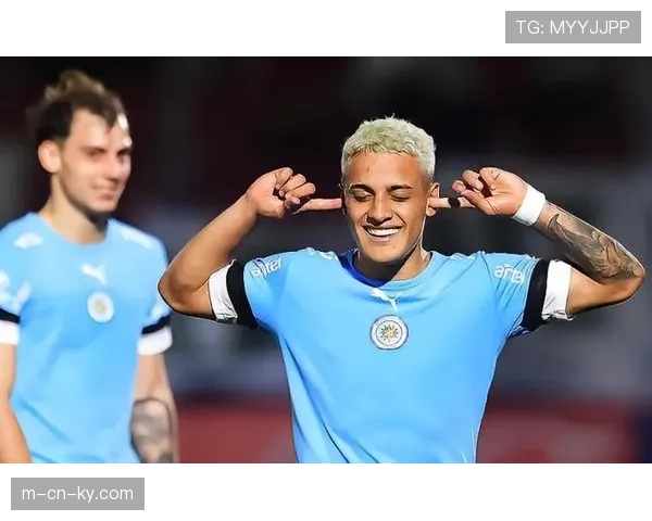 乌拉圭连续六场不败展韧性,贝尔萨防守体系经受阿尔及利亚火力考验